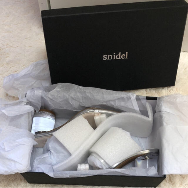 SNIDEL(スナイデル)の土日限定値下げ❗️snidel 新品 クリアサンダル レディースの靴/シューズ(サンダル)の商品写真