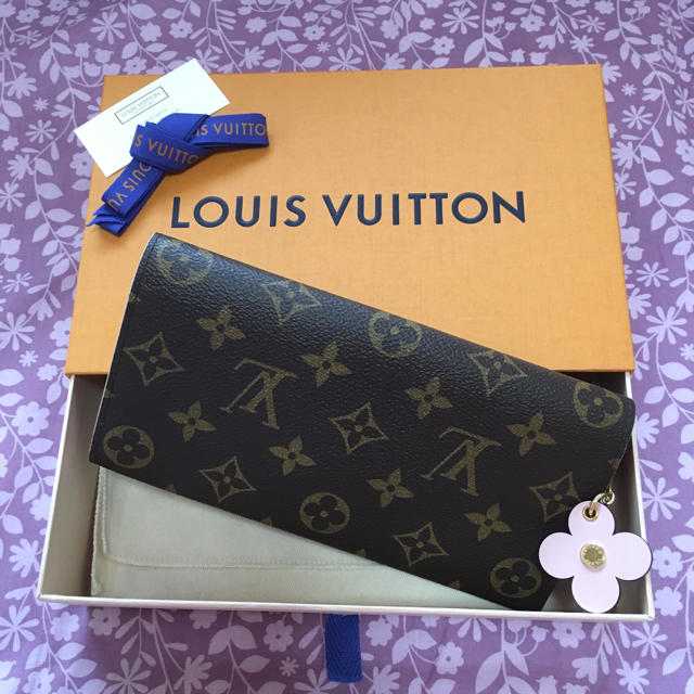 LOUIS VUITTON(ルイヴィトン)のルイヴィトン 🌸ポルトフォイユ・エミリー🌸長財布 レディースのファッション小物(財布)の商品写真