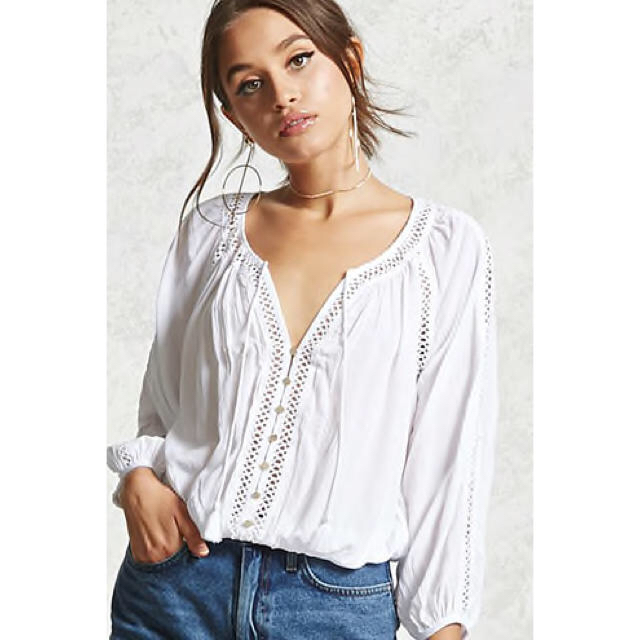 FOREVER 21(フォーエバートゥエンティーワン)の◇新品未使用◇FOREVER21 タッセルペザントブラウス レディースのトップス(シャツ/ブラウス(長袖/七分))の商品写真