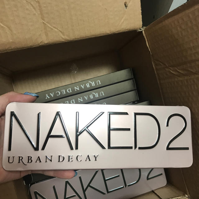 Urban Decay(アーバンディケイ)の訳あり NAKED2 パレット コスメ/美容のベースメイク/化粧品(アイシャドウ)の商品写真