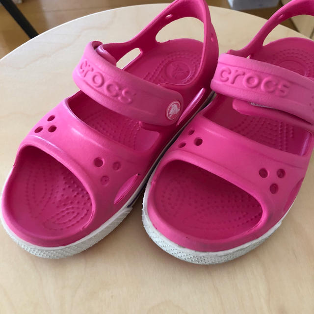 crocs(クロックス)のクロックス キッズ 18cm キッズ/ベビー/マタニティのキッズ靴/シューズ(15cm~)(サンダル)の商品写真