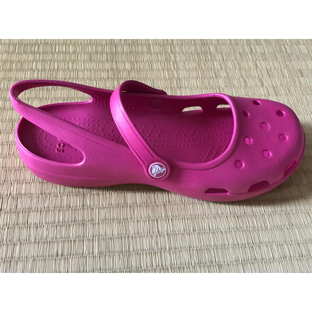 crocs(クロックス)の51 クロックス crocs ピンク サンダル 25cm 新品 レディースの靴/シューズ(サンダル)の商品写真