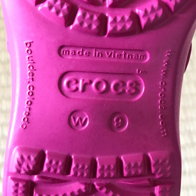 crocs(クロックス)の51 クロックス crocs ピンク サンダル 25cm 新品 レディースの靴/シューズ(サンダル)の商品写真