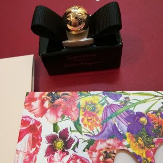 サルヴァトーレフェラガモ(Salvatore Ferragamo)のフェラガモ 　オーデパルファム　シニョリーナ　ミステリオーサ(香水(女性用))