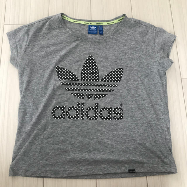 adidas(アディダス)のアディダスオリジナルス Tシャツ レディースのトップス(Tシャツ(半袖/袖なし))の商品写真