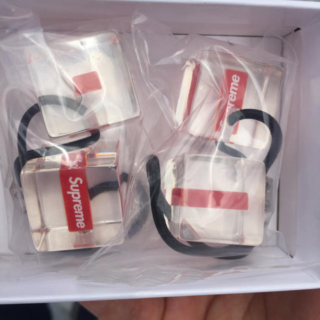 supreme hair bobbles ヘアゴム supreme hair bobbles ヘアゴム