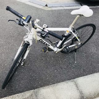 ジャイアント(Giant)のクロスバイク　ジャイアント(自転車本体)