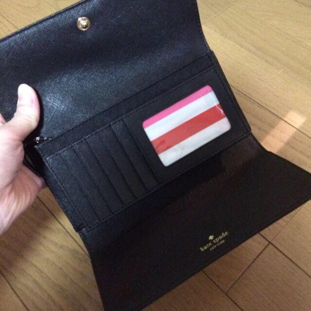 kate spade new york(ケイトスペードニューヨーク)の未使用！日本未入荷ストライプ柄のお財布♡ レディースのファッション小物(財布)の商品写真