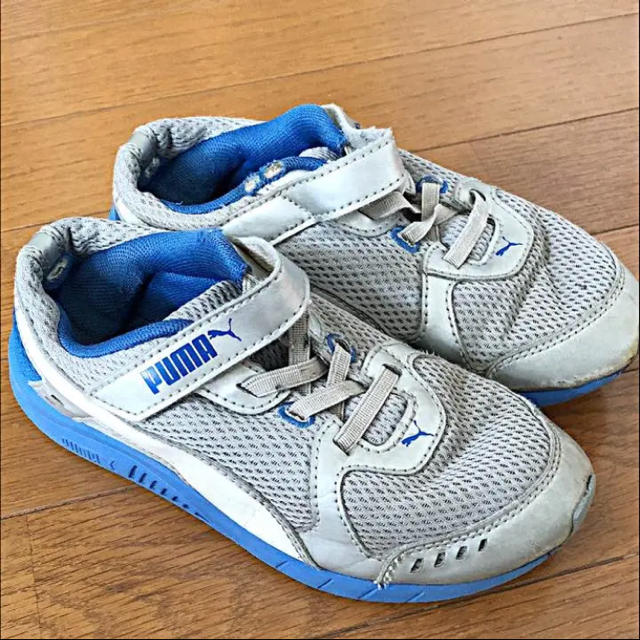 PUMA(プーマ)のPUMAスニーカー18㎝ キッズ/ベビー/マタニティのキッズ靴/シューズ(15cm~)(スニーカー)の商品写真