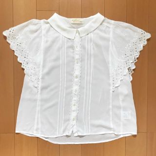 ダブルクローゼット(w closet)の【未使用】ダブルクローゼット☆白 ブラウス☆襟付きシャツ(シャツ/ブラウス(半袖/袖なし))