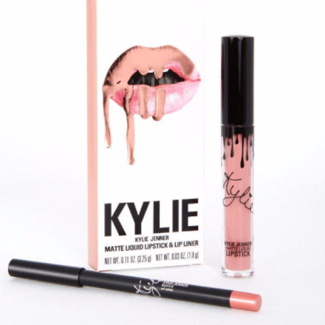 Kylie Cosmetics(カイリーコスメティックス)のKylie lip Koko k コスメ/美容のベースメイク/化粧品(口紅)の商品写真