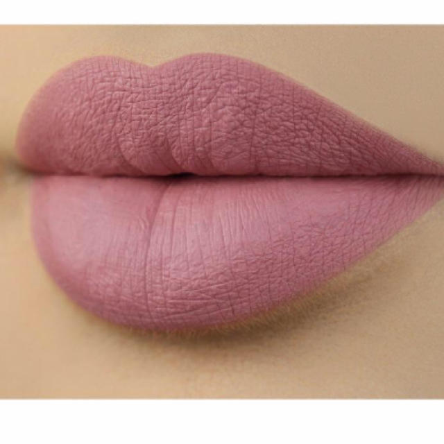 Kylie Cosmetics(カイリーコスメティックス)のKylie lip Koko k コスメ/美容のベースメイク/化粧品(口紅)の商品写真