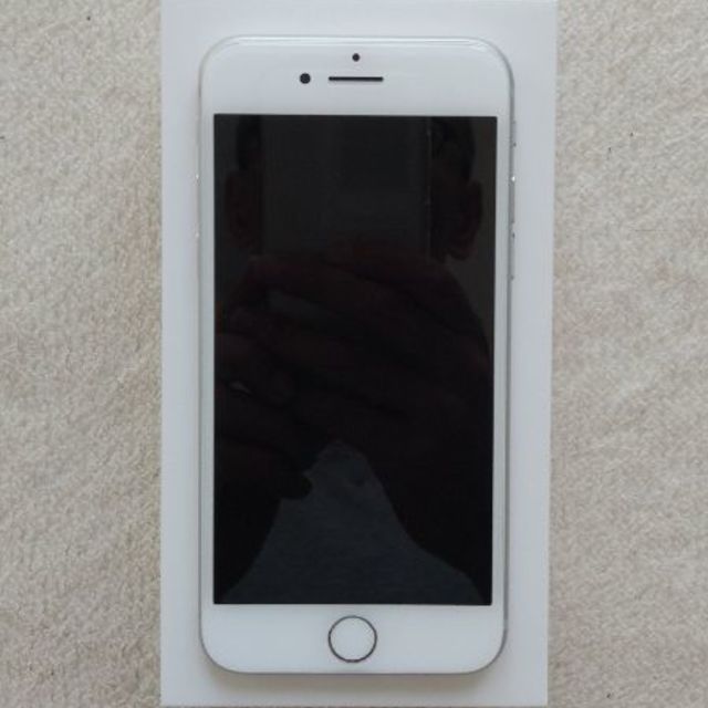 iPhone7 32GB シルバー  au simフリースマートフォン本体