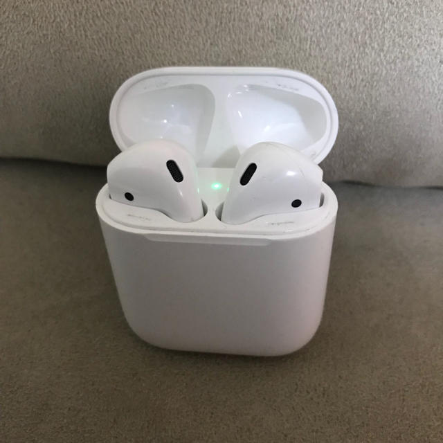 純正AirPods