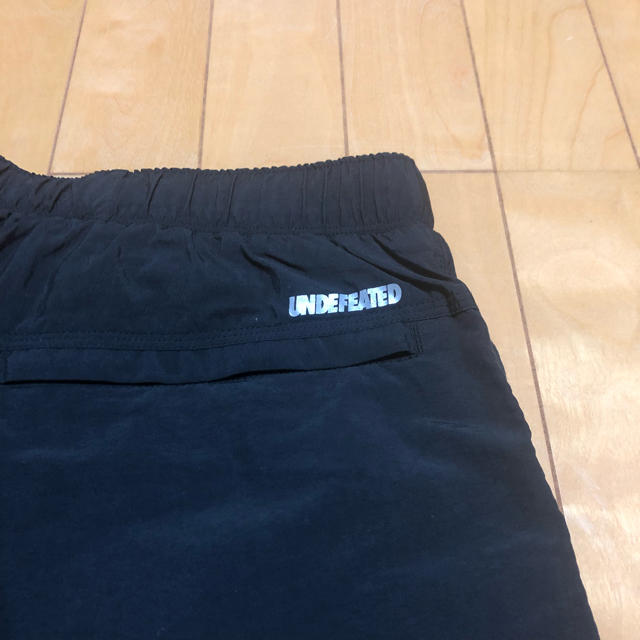 UNDEFEATED(アンディフィーテッド)の【定価以下】 undefeated ボードパンツ（水陸両用） ベルト付 M メンズのパンツ(ショートパンツ)の商品写真