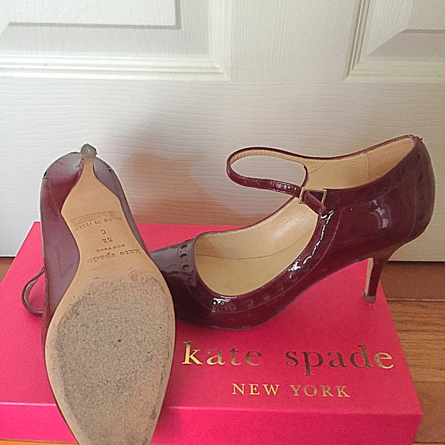 kate spade new york(ケイトスペードニューヨーク)の秋にオシャレKate spade☆ケイトスペードレッドパテントパンプス51/2 レディースの靴/シューズ(ハイヒール/パンプス)の商品写真