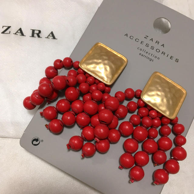 ZARA(ザラ)の新品未使用 ZARA ザラ ビッグ イヤリング 真鍮  レディースのアクセサリー(イヤリング)の商品写真