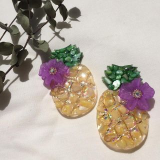 フラワー パイナップルピアス パープル(ピアス)