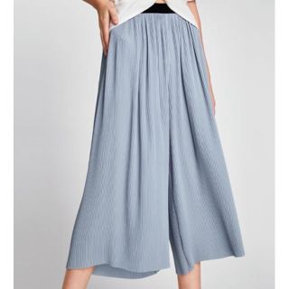 ザラ(ZARA)のZARA✧ プリーツ入りパンツ(バギーパンツ)