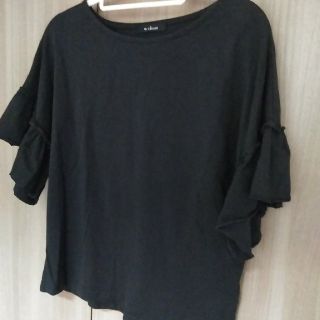 ダブルクローゼット(w closet)のダブルクローゼット　フリルトップス(カットソー(半袖/袖なし))