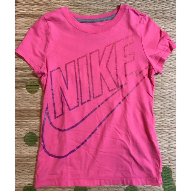 NIKE(ナイキ)のNIKE Tシャツ 140cm キッズ/ベビー/マタニティのキッズ服女の子用(90cm~)(Tシャツ/カットソー)の商品写真