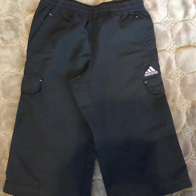 adidas(アディダス)のadidas ハーフパンツ 130 キッズ/ベビー/マタニティのキッズ服女の子用(90cm~)(パンツ/スパッツ)の商品写真