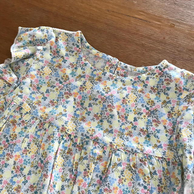 NEXT(ネクスト)のnext☆小花柄フリルワンピース キッズ/ベビー/マタニティのキッズ服女の子用(90cm~)(ワンピース)の商品写真