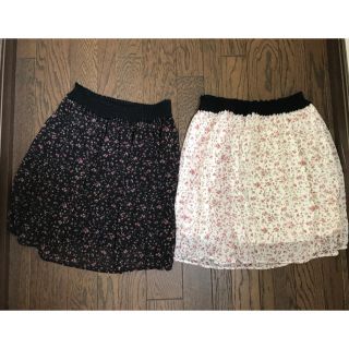 シーディーエスベーシック(C.D.S BASIC)の花柄シフォンスカート  黒＆白 2点セット(ひざ丈スカート)