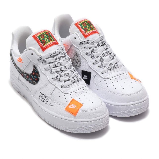 NIKE(ナイキ)のNIKE AIR FORCE 1 ’07 PREMIUM 
JUST DO IT メンズの靴/シューズ(スニーカー)の商品写真