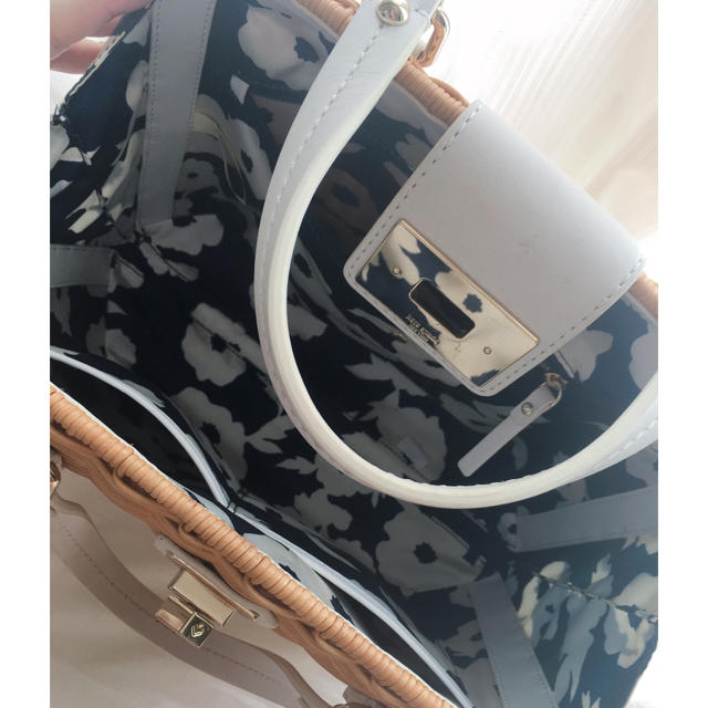 kate spade new york(ケイトスペードニューヨーク)の［最終値下げ］katespade♠︎ カゴバック レディースのバッグ(かごバッグ/ストローバッグ)の商品写真