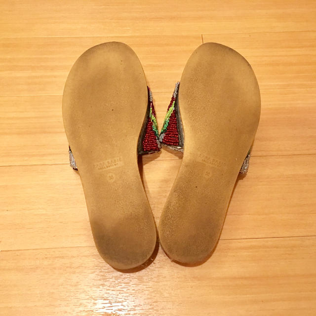 ZARA(ザラ)のZARA スイカビーズサンダル レディースの靴/シューズ(サンダル)の商品写真