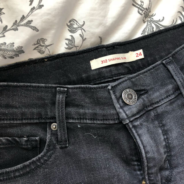 Levi's(リーバイス)のLevi's♥ブラックグレーデニム レディースのパンツ(デニム/ジーンズ)の商品写真