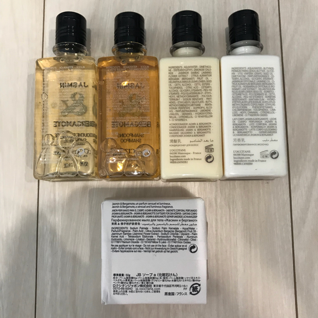 L'OCCITANE(ロクシタン)のロクシタン バスアメニティ 5点セット ジャスミン&ベルガモット コスメ/美容のボディケア(ボディローション/ミルク)の商品写真