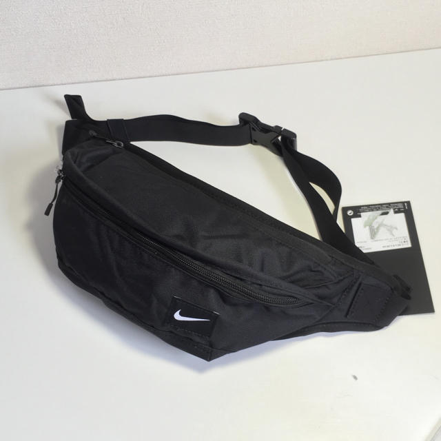 NIKE(ナイキ)の送料込 Nike ウエストバッグ ナイキ ブラック 新品 90s 黒 ナイキ メンズのバッグ(ボディーバッグ)の商品写真