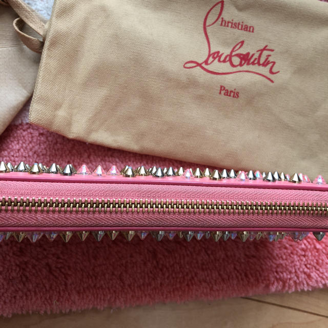 Christian Louboutin(クリスチャンルブタン)のあっちまま様専用です‼️クリスチャン ルブタン  2017限定品 美品❤️ レディースのファッション小物(財布)の商品写真