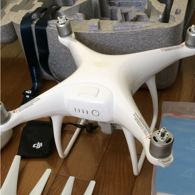 phantom(ファントム)のDJI ドローン Phantom4 アドバイス 全て揃った美品 エンタメ/ホビーのテーブルゲーム/ホビー(航空機)の商品写真