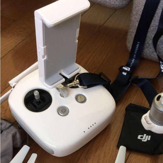 phantom(ファントム)のDJI ドローン Phantom4 アドバイス 全て揃った美品 エンタメ/ホビーのテーブルゲーム/ホビー(航空機)の商品写真