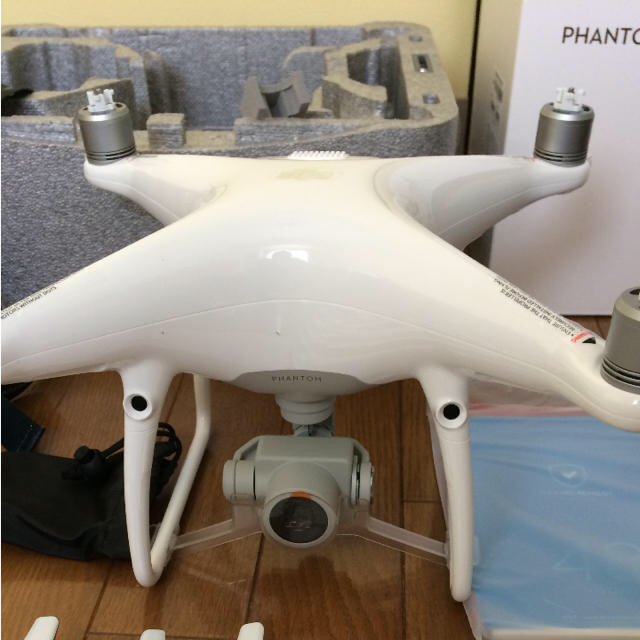 phantom(ファントム)のDJI ドローン Phantom4 アドバイス 全て揃った美品 エンタメ/ホビーのテーブルゲーム/ホビー(航空機)の商品写真