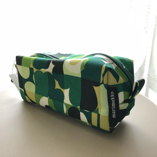 marimekko(マリメッコ)のマリメッコ メイクポーチ TAIMI RUUTU 新品 レディースのファッション小物(ポーチ)の商品写真