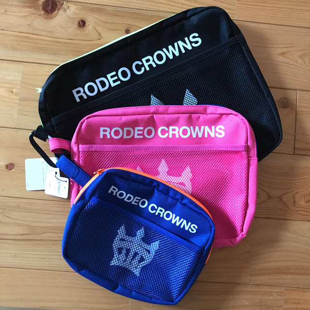 RODEO CROWNS WIDE BOWL(ロデオクラウンズワイドボウル)のRCWB ノベポーチ 3点セット レディースのファッション小物(ポーチ)の商品写真