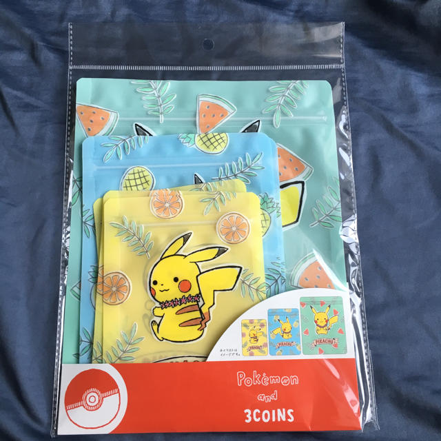 3COINS(スリーコインズ)の新品未使用！3coins ポケモン ストックBAG ピカチュウ エンタメ/ホビーのアニメグッズ(その他)の商品写真