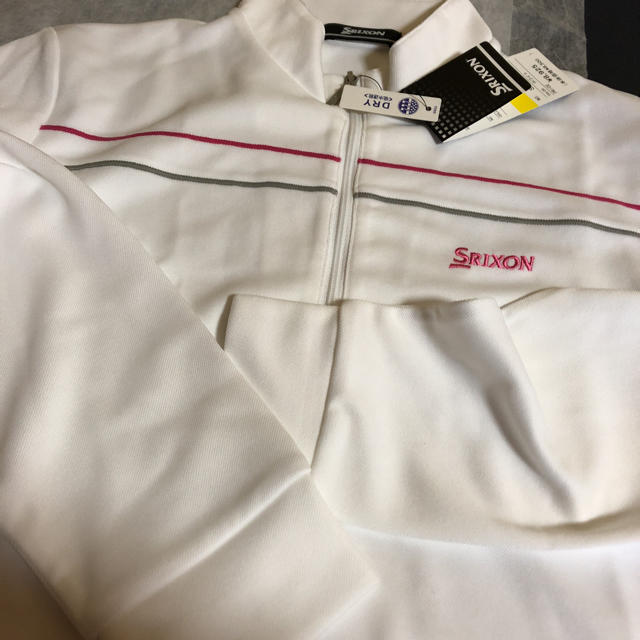 Srixon(スリクソン)のスリクソン長袖白シャツ スポーツ/アウトドアのテニス(ウェア)の商品写真