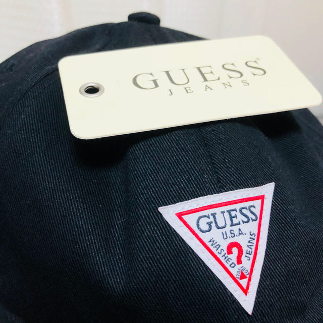 GUESS(ゲス)の大人気カラーブラックキャップ レディースの帽子(キャップ)の商品写真
