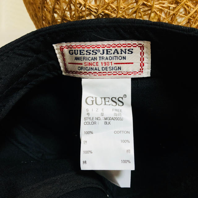 GUESS(ゲス)の大人気カラーブラックキャップ レディースの帽子(キャップ)の商品写真