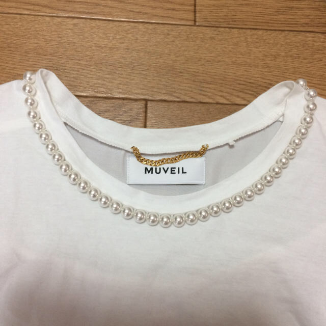 MUVEIL WORK(ミュベールワーク)のmuveil パール刺繍Tシャツ☆ミュベール レディースのトップス(Tシャツ(半袖/袖なし))の商品写真