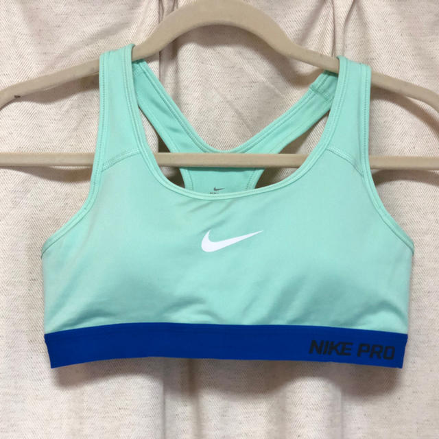 NIKE(ナイキ)のNIKE DRI-FIT スポーツブラ スポーツ/アウトドアのトレーニング/エクササイズ(ヨガ)の商品写真