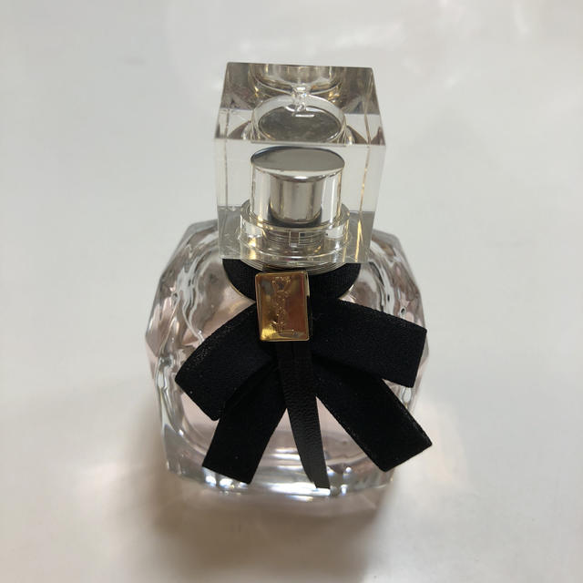 Yves Saint Laurent Beaute(イヴサンローランボーテ)の限定値下げ☆YSLモンパリ30ml☆残り9割以上 コスメ/美容の香水(香水(女性用))の商品写真