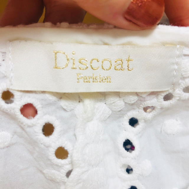 Discoat(ディスコート)のDiscoat Parisien カットワークレース ブラウス レディースのトップス(シャツ/ブラウス(半袖/袖なし))の商品写真
