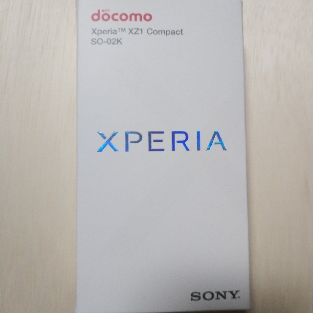 Xperia(エクスペリア)のドコモ　SO-02K シルバー　SIMフリー スマホ/家電/カメラのスマートフォン/携帯電話(スマートフォン本体)の商品写真