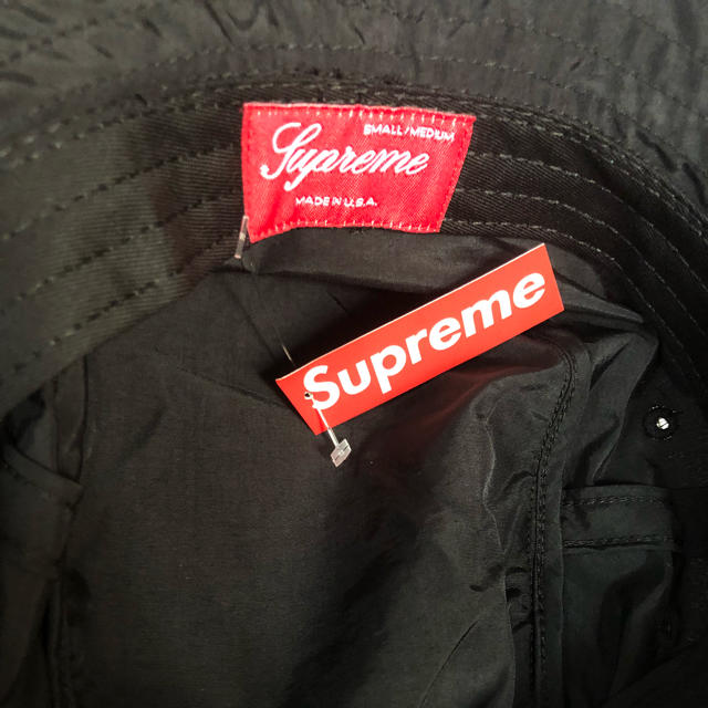 Supreme(シュプリーム)のsupreme Tonal Taping Crusher black S/M メンズの帽子(ハット)の商品写真